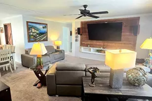 210 Philadelphia Ct, Palm Harbor, FL 34684 - Photo 9