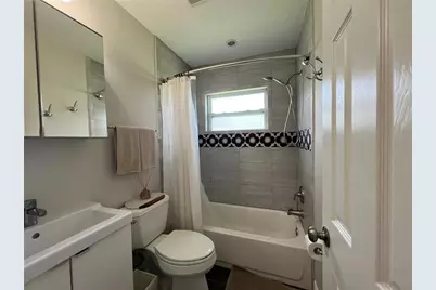 3748 Manatee Drive SE, Saint Petersburg, FL 33705 - Photo 13
