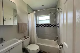 3748 Manatee Dr SE, Saint Petersburg, FL 33705 - Photo 13