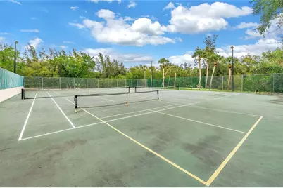 990 San Carlos Court NE, Saint Petersburg, FL 33702 - Photo 33
