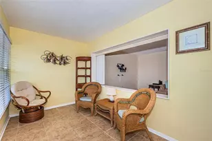4700 Cove Cir, Saint Petersburg, FL 33708 - Photo 11