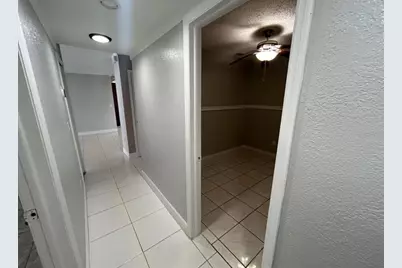 5112 Gateway Drive, Tampa, FL 33615 - Photo 13