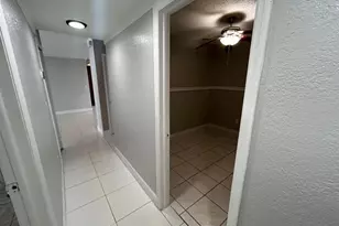 5112 Gateway Dr, Tampa, FL 33615 - Photo 13