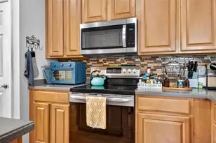 9018 N River Rd, Tampa, FL 33635 - Photo 19
