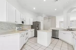 1229 Crimson Clover Ln, Wesley Chapel, FL 33543 - Photo 7