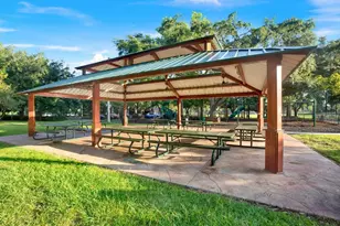 17613 Esprit Dr, Tampa, FL 33647 - Photo 27