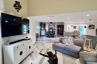735 79th Cir S, Saint Petersburg, FL 33707 - Photo 7