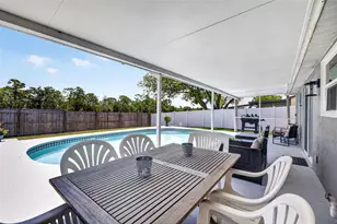 619 Timber Bay Cir E, Oldsmar, FL 34677 - Photo 29