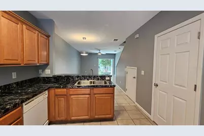 5822 Nature Terrace Cove, Tampa, FL 33617 - Photo 9