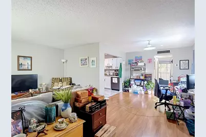 11805 Raintree Lake Ln #D, Temple Terrace, FL 33617 - Photo 5