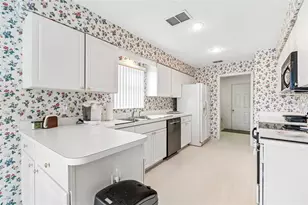 6353 Silver Lakes Dr W, Lakeland, FL 33810 - Photo 23