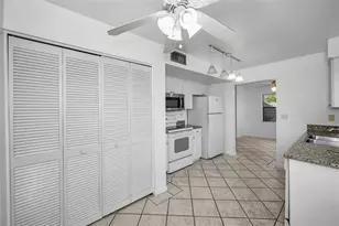 10626 Longwood Dr, Seminole, FL 33777 - Photo 19