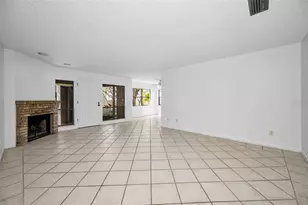 10626 Longwood Dr, Seminole, FL 33777 - Photo 9