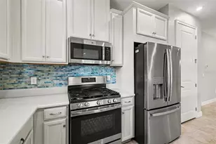 10930 Wendover Dr, Palmetto, FL 34221 - Photo 7