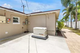 2375 37th St N, Saint Petersburg, FL 33713 - Photo 55