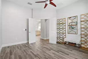 3162 Moorings Dr, Saint Petersburg, FL 33712 - Photo 23