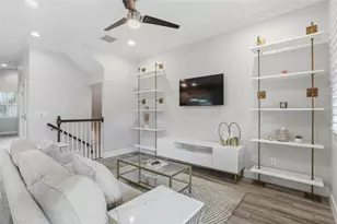 3162 Moorings Dr, Saint Petersburg, FL 33712 - Photo 5