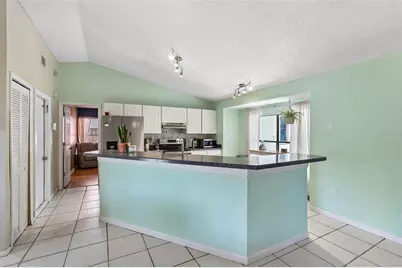 6805 Longpointe Way, Tampa, FL 33615 - Photo 7