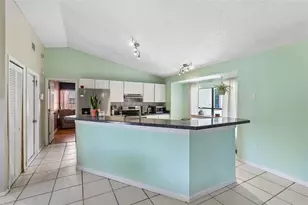 6805 Longpointe Wy, Tampa, FL 33615 - Photo 7
