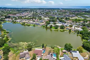 6805 Longpointe Wy, Tampa, FL 33615 - Photo 29