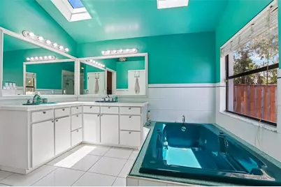 6805 Longpointe Way, Tampa, FL 33615 - Photo 15