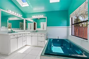 6805 Longpointe Wy, Tampa, FL 33615 - Photo 15