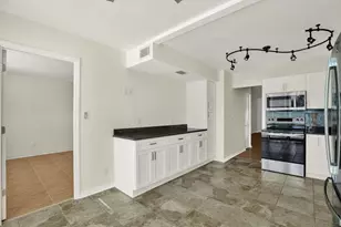 4715 Bay St NE, Saint Petersburg, FL 33703 - Photo 5