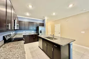 10809 Fowlers Blf Ct, Tampa, FL 33647 - Photo 7
