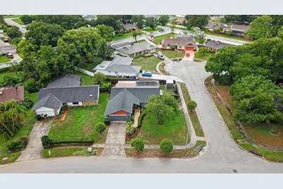 626 Rollingwood Lane, Valrico, FL 33594 - Photo 33