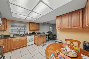 626 Rollingwood Ln, Valrico, FL 33594 - Photo 13