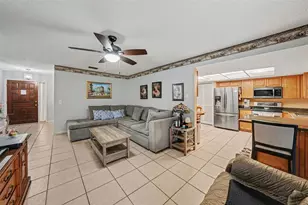 626 Rollingwood Ln, Valrico, FL 33594 - Photo 5
