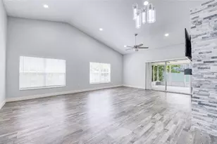 2390 Bentley Dr, Palm Harbor, FL 34684 - Photo 5