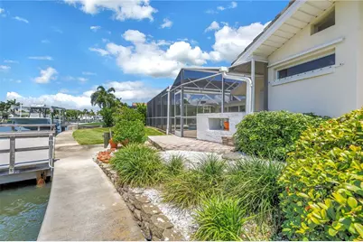 2067 Massachusetts Avenue NE, Saint Petersburg, FL 33703 - Photo 41