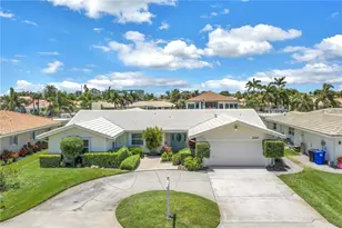 2067 Massachusetts Ave NE, Saint Petersburg, FL 33703 - Photo 1