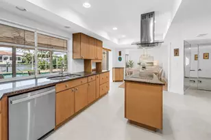 2067 Massachusetts Ave NE, Saint Petersburg, FL 33703 - Photo 13