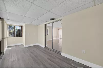 1211 11th Circle SE, Largo, FL 33771 - Photo 7