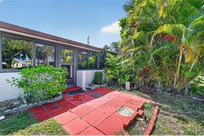 1211 11th Circle SE, Largo, FL 33771 - Photo 23