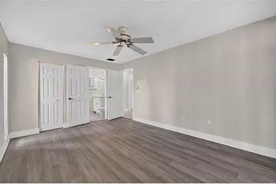 1211 11th Circle SE, Largo, FL 33771 - Photo 13