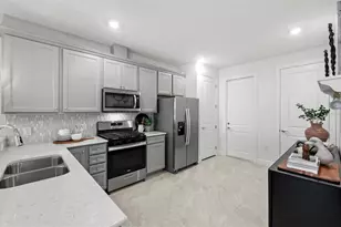 18718 Indian Rock Pl, Lakewood Ranch, FL 34211 - Photo 3