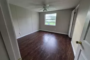 1726 Elise Marie Dr, Seffner, FL 33584 - Photo 11