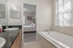 2920 2 Hansen Manor Ln, Tampa, FL 33611 - Photo 27