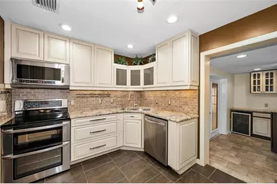 6701 Orchard Drive N, Saint Petersburg, FL 33702 - Photo 13