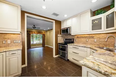 6701 Orchard Drive N, Saint Petersburg, FL 33702 - Photo 9
