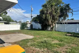 10934 Freedom Blvd, Seminole, FL 33772 - Photo 7