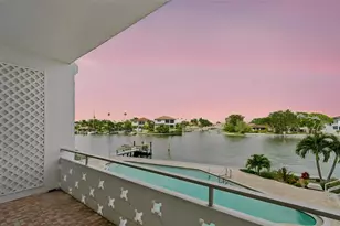1365 N Snell Isle Blvd NE, Saint Petersburg, FL 33704 - Photo 1