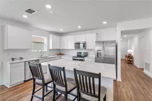 3883 Capri Coast Dr, Plant City, FL 33565 - Photo 11
