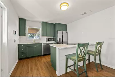 2105 52nd Street S, Saint Petersburg, FL 33707 - Photo 5