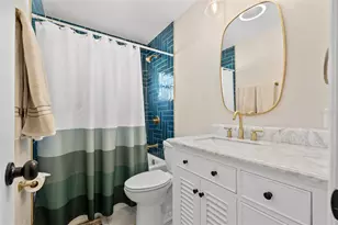 2105 52nd St S, Saint Petersburg, FL 33707 - Photo 15