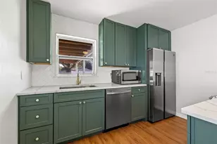 2105 52nd St S, Saint Petersburg, FL 33707 - Photo 7