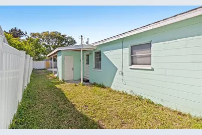 2105 52nd Street S, Saint Petersburg, FL 33707 - Photo 17